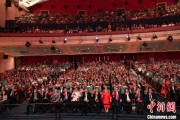 何为六爻中菲共同庆祝两国建交五十周年