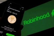何为六爻“接盘侠”没了？标普500指数季调维持成分股不变，Robinhood、Applovin应声大跌